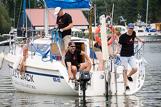 czyli w tą i z powrotem wchodzimy i wychodzimy z portu...